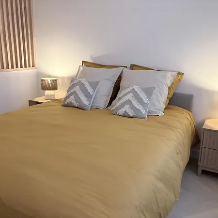 2 Or 4 People Eiffel Tower And Invalides Apartman Párizs