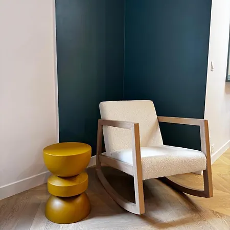 2 Or 4 People Eiffel Tower And Invalides *