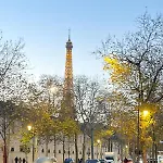 2 Or 4 People Eiffel Tower And Invalides アパート パリ